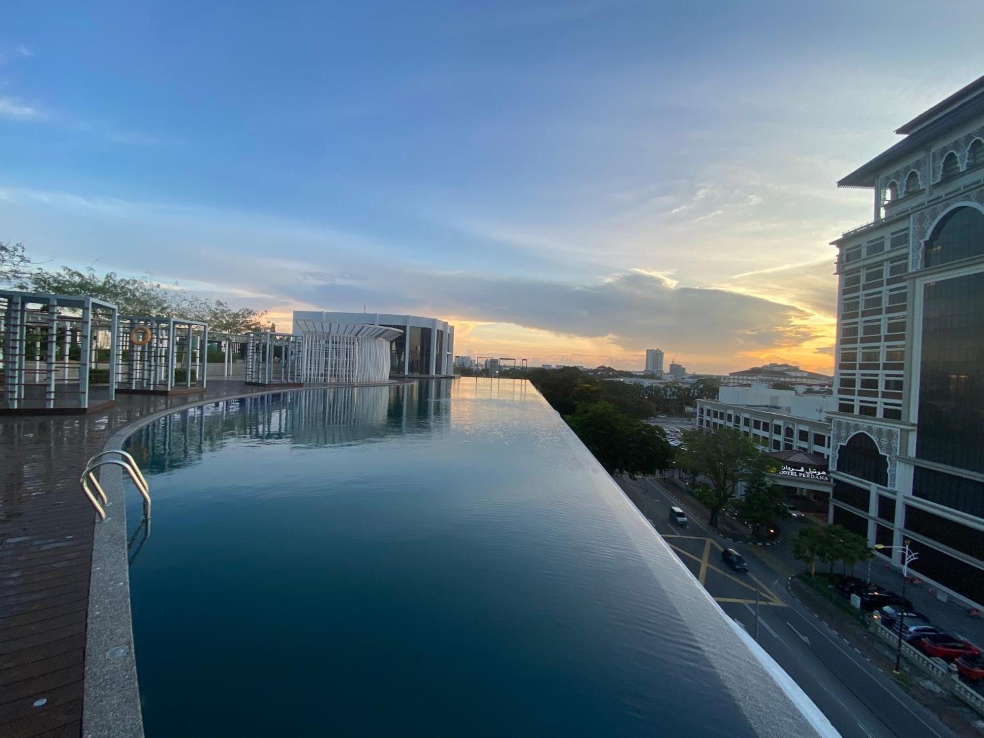 Jsadli Suite Troika Residence Kota Bharu Exteriör bild